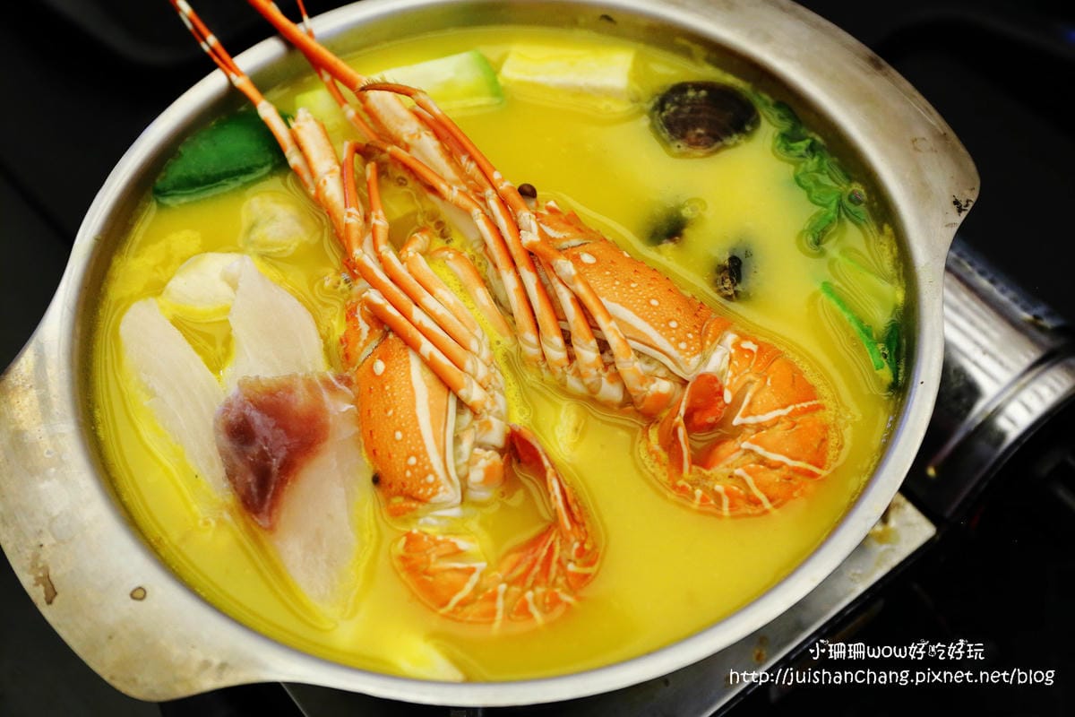 【食║台中】雪宴日式定食～龜毛老闆的堅持又來了！食材新鮮不計成本，用心熬出好湯頭，無味精湯底喝光也無負擔！(已歇業)