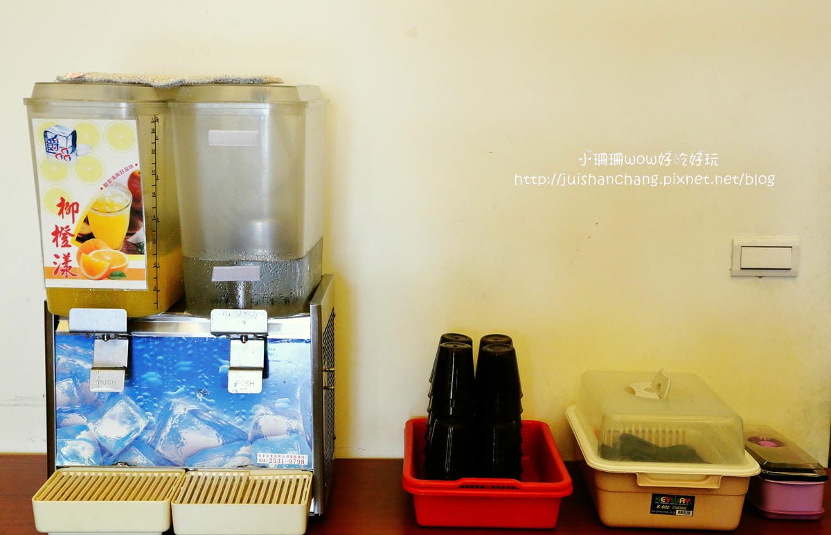 【食║台中】雪宴日式定食～龜毛老闆的堅持又來了！食材新鮮不計成本，用心熬出好湯頭，無味精湯底喝光也無負擔！(已歇業)