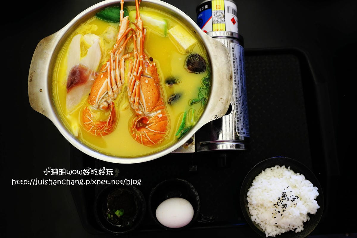 【食║台中】雪宴日式定食～龜毛老闆的堅持又來了！食材新鮮不計成本，用心熬出好湯頭，無味精湯底喝光也無負擔！(已歇業)