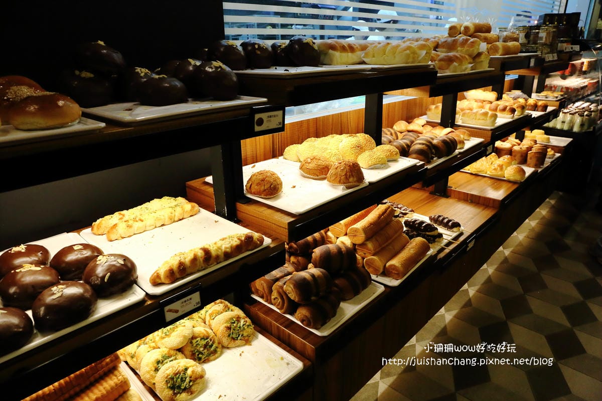 【食║永和】多那之咖啡蛋糕烘焙～永和夜未眠。與甜點有約，24小時不打烊，談天說地的好所在(已歇業)