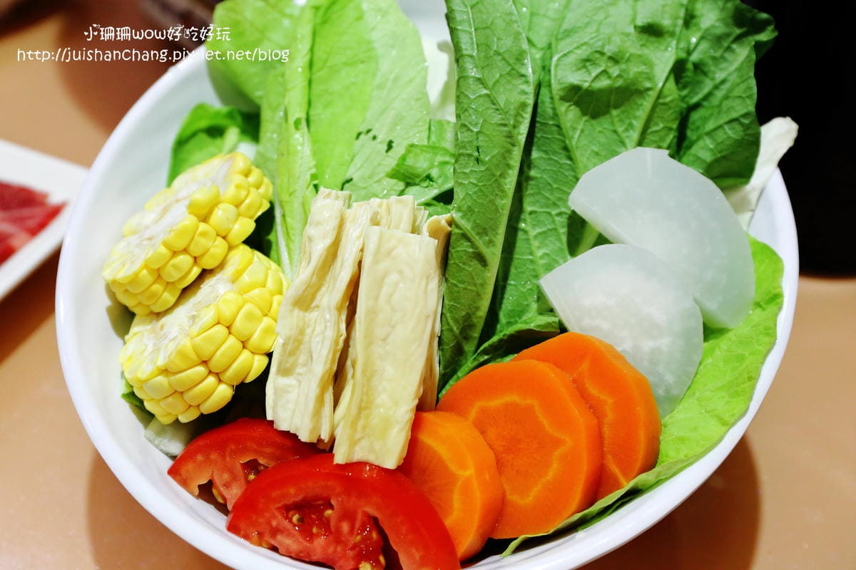 【食║台北】牛讚溫體涮牛肉鍋～六張犁火鍋/不用跑台南也能吃到溫體牛，喜愛牛肉與火鍋的饕客一次滿足！