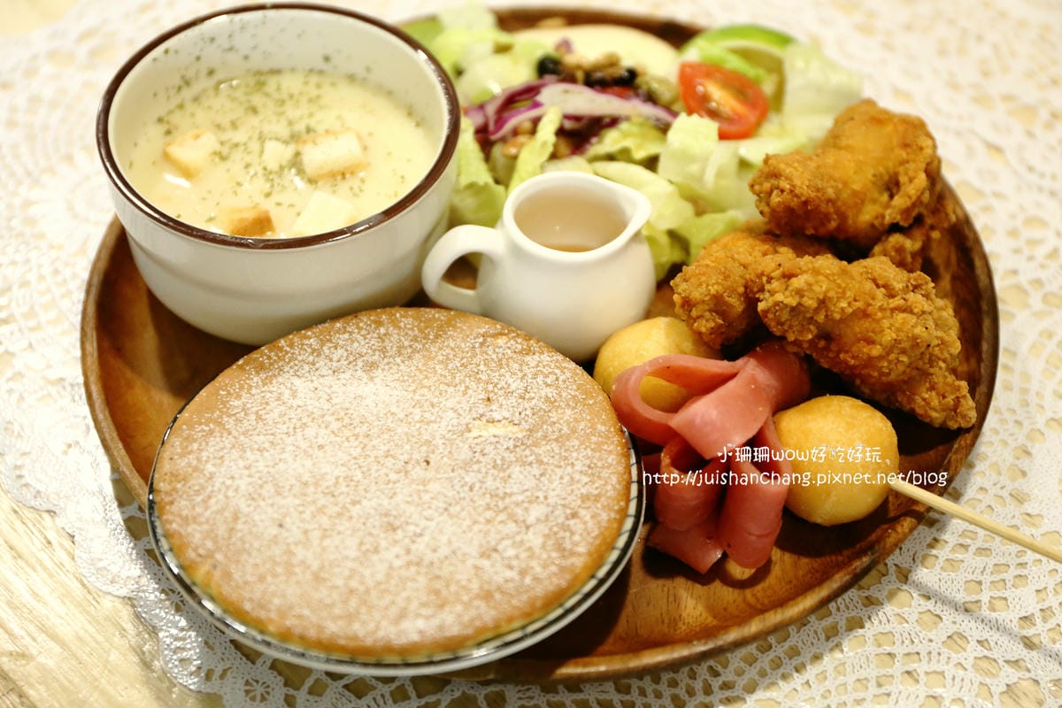 【食║板橋】樹兒咖啡 bagel tree～新板特區美食。免服務費、全天候供應早午餐，板橋早午餐新開店又一發！