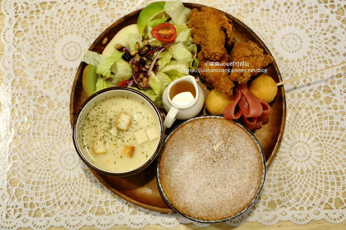 【食║板橋】樹兒咖啡 bagel tree～新板特區美食。免服務費、全天候供應早午餐，板橋早午餐新開店又一發！