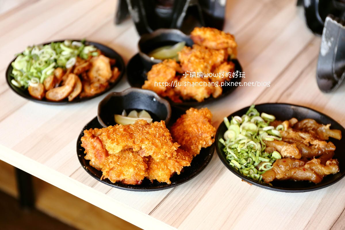 【食║台中】那個鍋(逢甲店)～一人也可以吃麻辣鍋，鍋底「客製化」，當心上癮！