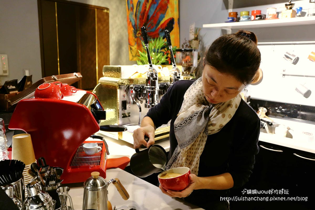 【食║新店】娂豆自家烘焙精品咖啡～巷弄無菜單手作咖啡？！親力親為手製烘焙，來一杯滿是回憶的咖啡吧！