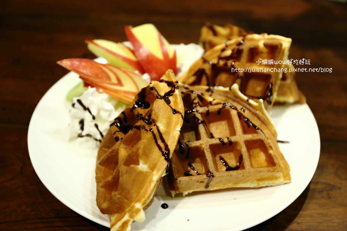 【食║新店】娂豆自家烘焙精品咖啡～巷弄無菜單手作咖啡？！親力親為手製烘焙，來一杯滿是回憶的咖啡吧！