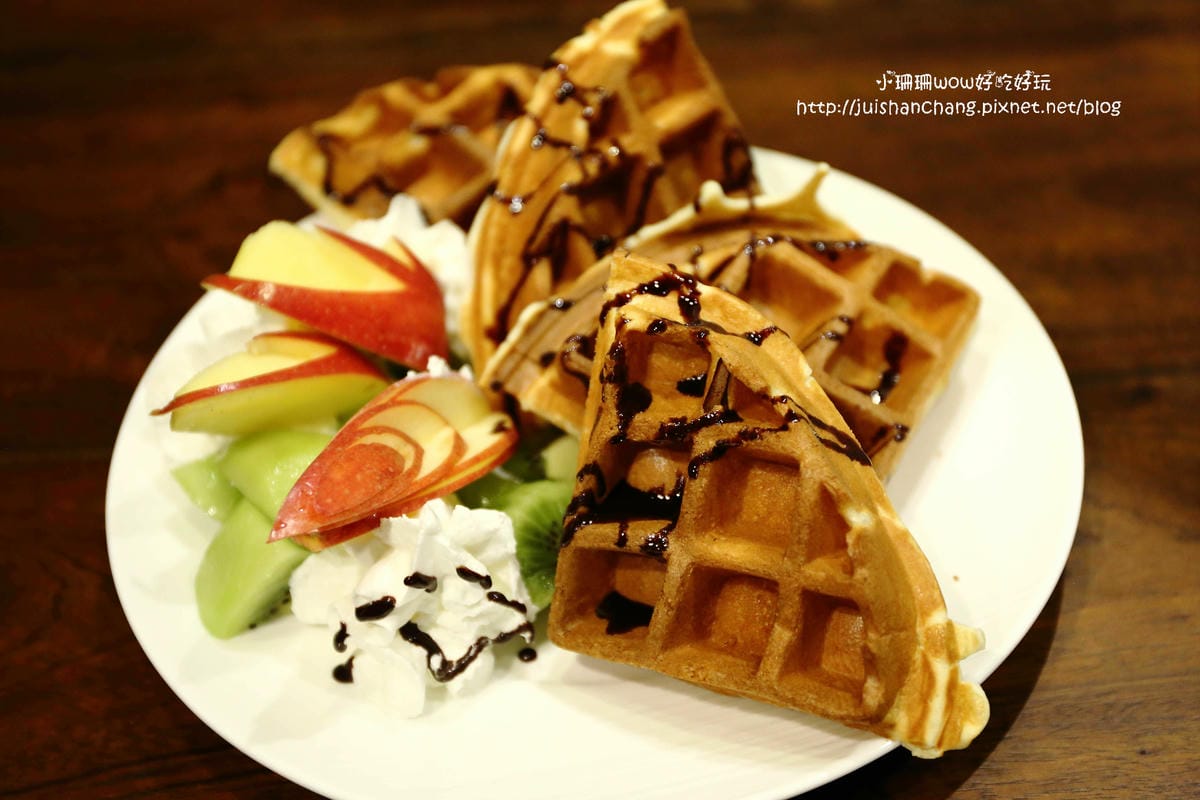 【食║新店】娂豆自家烘焙精品咖啡～巷弄無菜單手作咖啡？！親力親為手製烘焙，來一杯滿是回憶的咖啡吧！