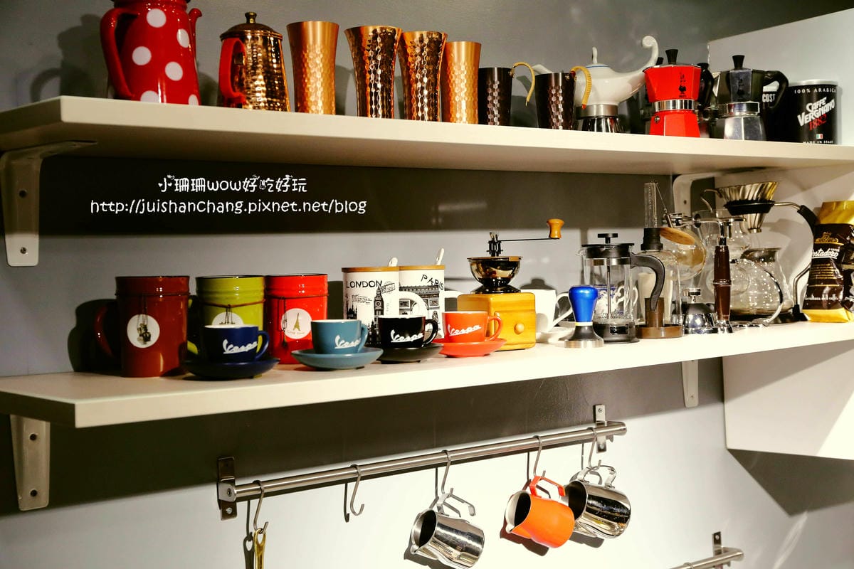 【食║新店】娂豆自家烘焙精品咖啡～巷弄無菜單手作咖啡？！親力親為手製烘焙，來一杯滿是回憶的咖啡吧！