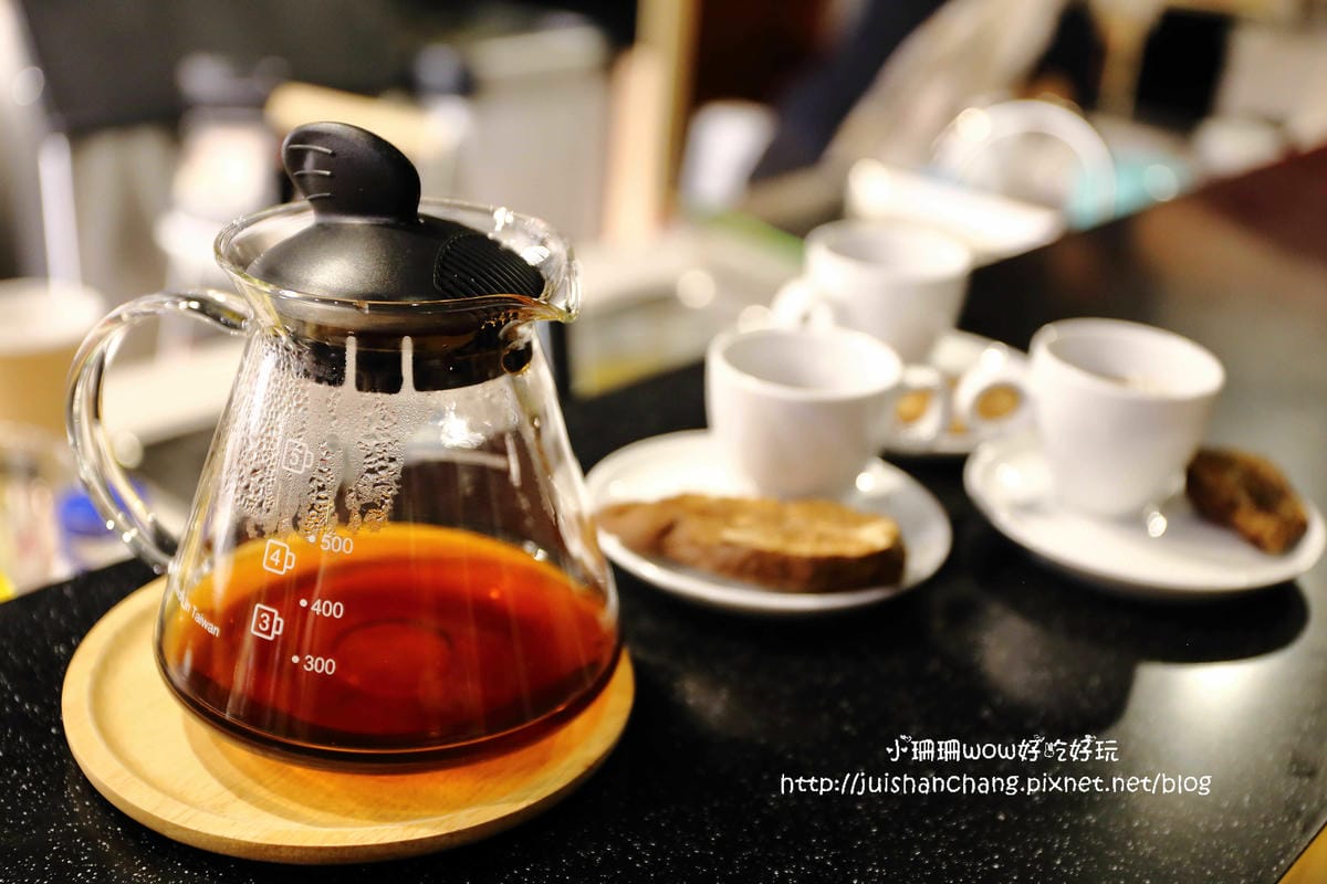 【食║新店】娂豆自家烘焙精品咖啡～巷弄無菜單手作咖啡？！親力親為手製烘焙，來一杯滿是回憶的咖啡吧！