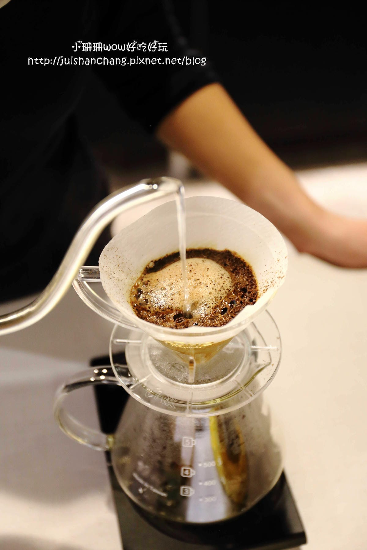 【食║新店】娂豆自家烘焙精品咖啡～巷弄無菜單手作咖啡？！親力親為手製烘焙，來一杯滿是回憶的咖啡吧！