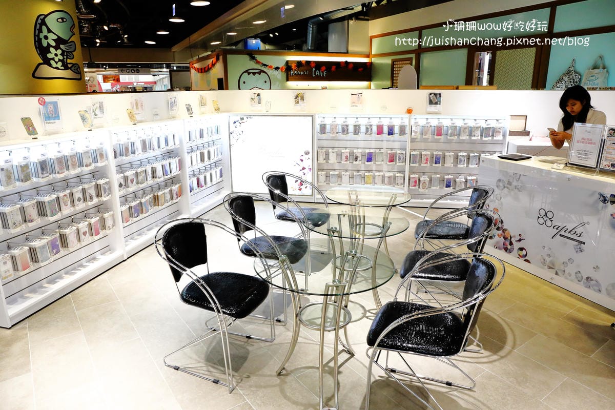 【分享║3C】apbs®施華洛世奇手機保護殼DIY貼鑽。Bling Bling～就是要跟別人不一樣！快來打造一個全世界專屬於自己獨一無二的手機殼吧！（分享本文+粉絲團按讚+留言就有機會參加抽獎唷！）　