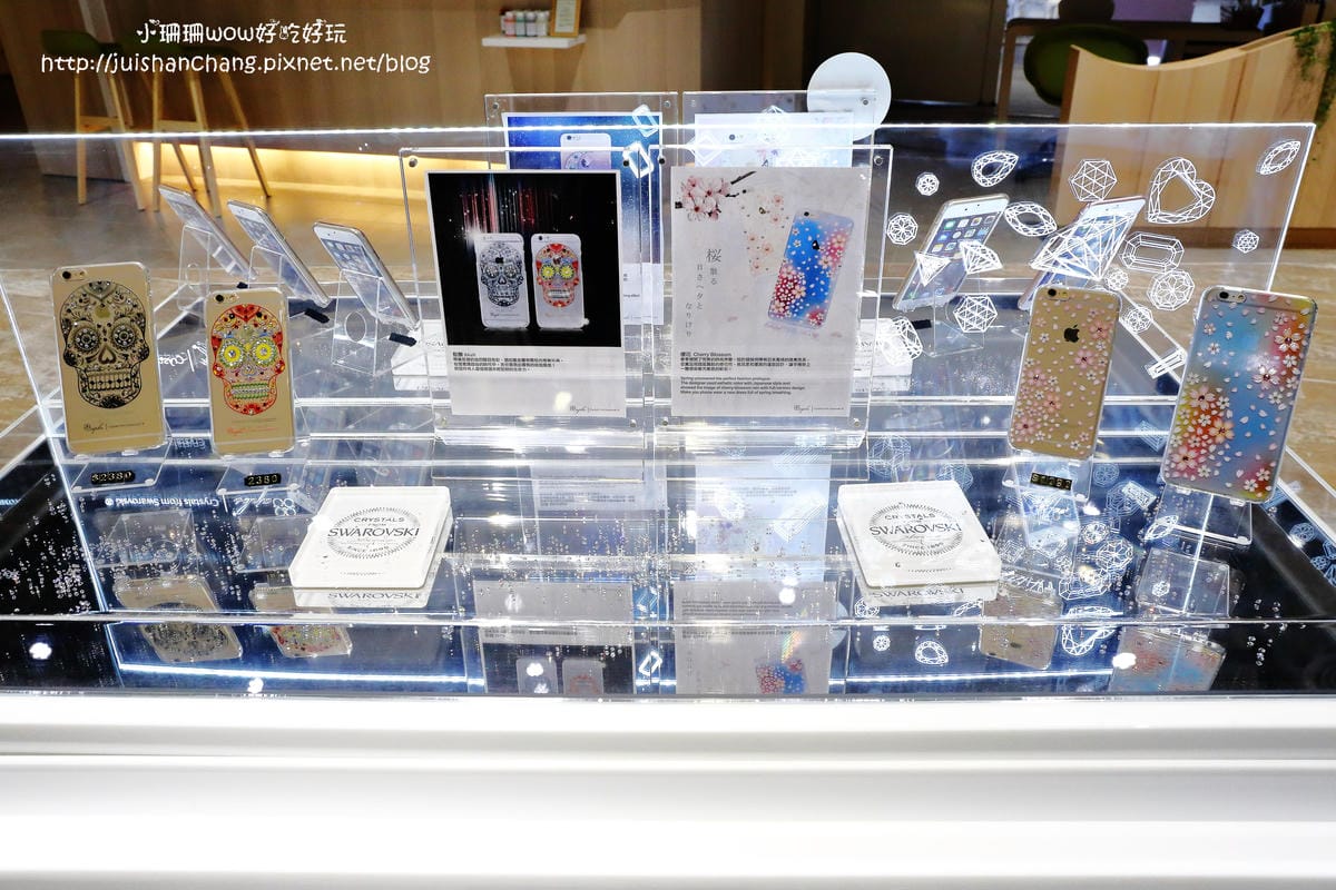 【分享║3C】apbs®施華洛世奇手機保護殼DIY貼鑽。Bling Bling～就是要跟別人不一樣！快來打造一個全世界專屬於自己獨一無二的手機殼吧！（分享本文+粉絲團按讚+留言就有機會參加抽獎唷！）　