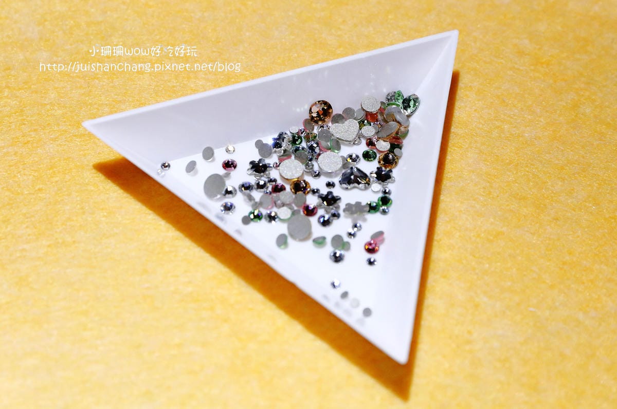 【分享║3C】apbs®施華洛世奇手機保護殼DIY貼鑽。Bling Bling～就是要跟別人不一樣！快來打造一個全世界專屬於自己獨一無二的手機殼吧！（分享本文+粉絲團按讚+留言就有機會參加抽獎唷！）　