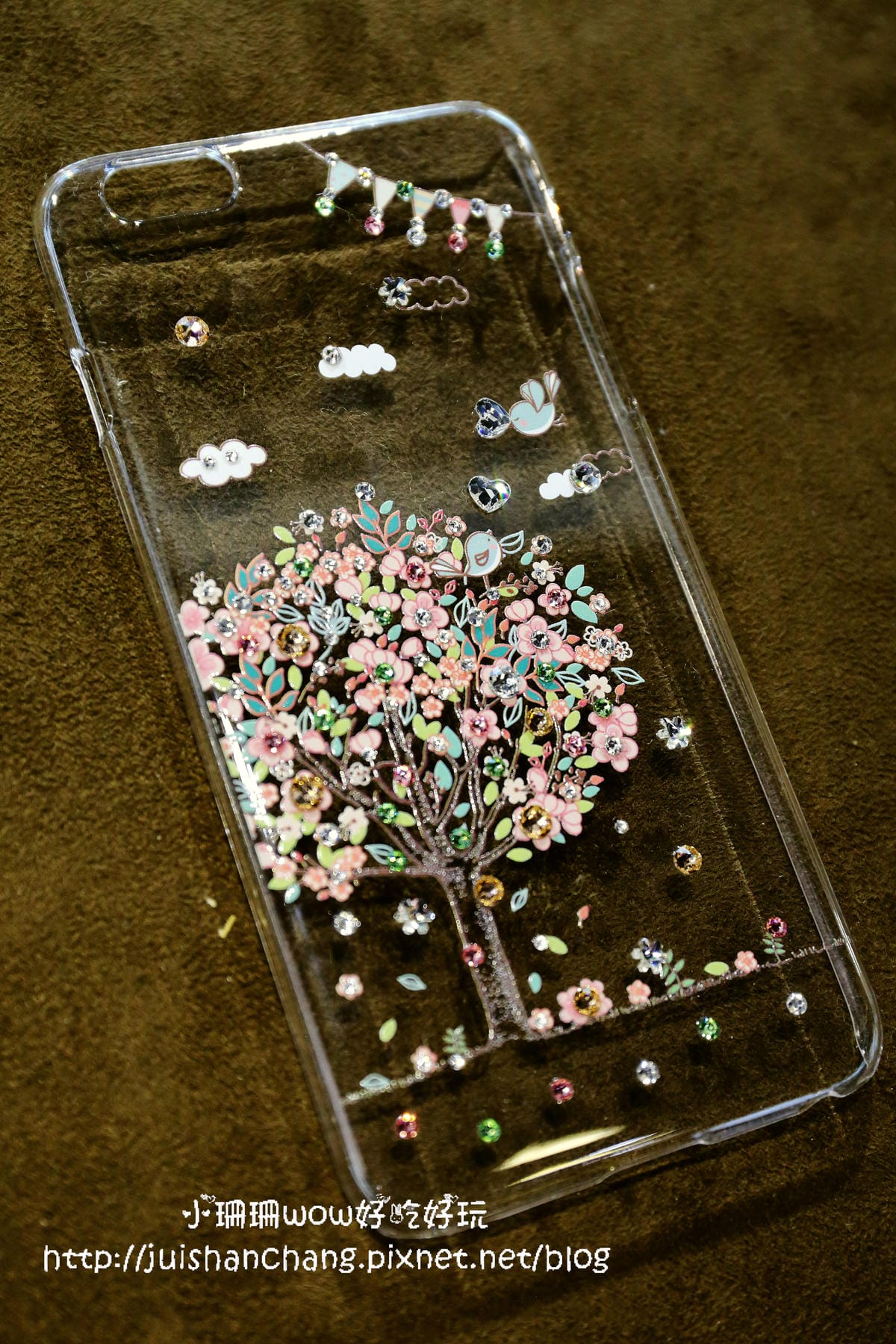 【分享║3C】apbs®施華洛世奇手機保護殼DIY貼鑽。Bling Bling～就是要跟別人不一樣！快來打造一個全世界專屬於自己獨一無二的手機殼吧！（分享本文+粉絲團按讚+留言就有機會參加抽獎唷！）　
