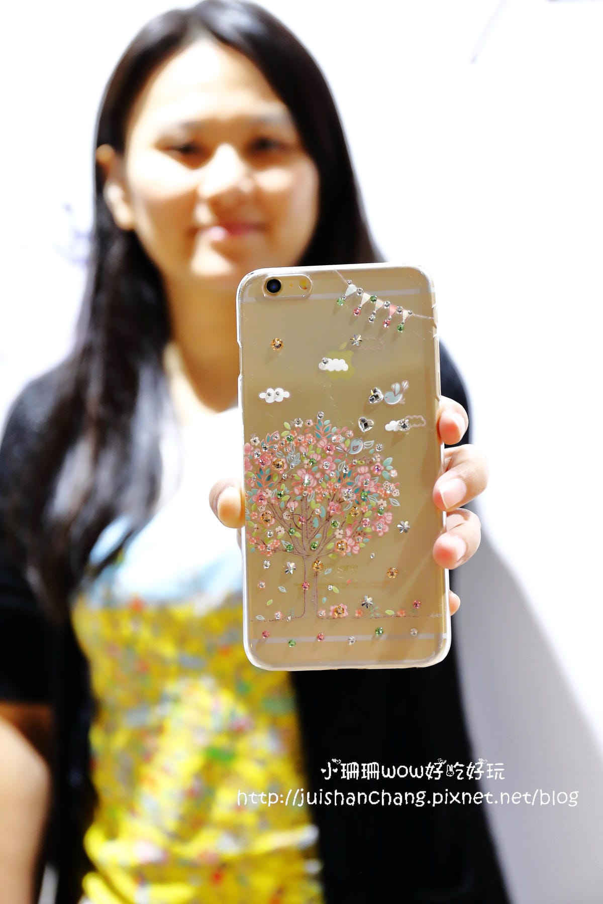 【分享║3C】apbs®施華洛世奇手機保護殼DIY貼鑽。Bling Bling～就是要跟別人不一樣！快來打造一個全世界專屬於自己獨一無二的手機殼吧！（分享本文+粉絲團按讚+留言就有機會參加抽獎唷！）　