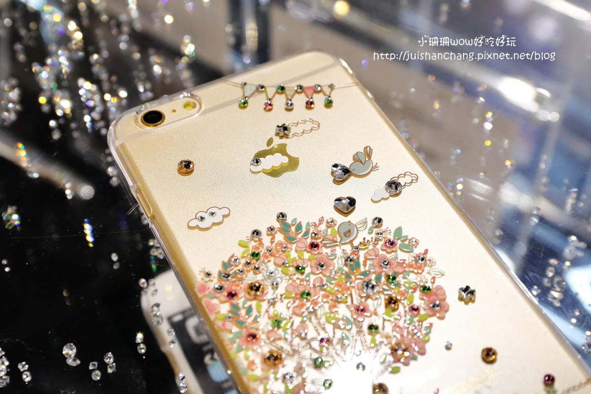 【分享║3C】apbs®施華洛世奇手機保護殼DIY貼鑽。Bling Bling～就是要跟別人不一樣！快來打造一個全世界專屬於自己獨一無二的手機殼吧！（分享本文+粉絲團按讚+留言就有機會參加抽獎唷！）　
