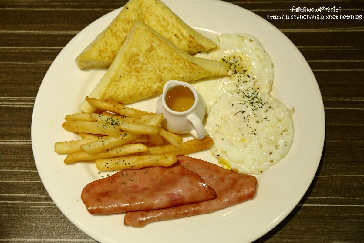 【食║中永和】塊燒牛排屋早午餐～新開店！早上就吃牛排這樣對嗎…？！（已歇業）　