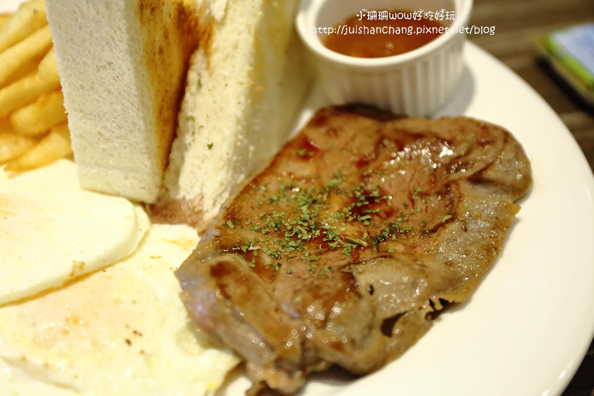 【食║中永和】塊燒牛排屋早午餐～新開店！早上就吃牛排這樣對嗎…？！（已歇業）　