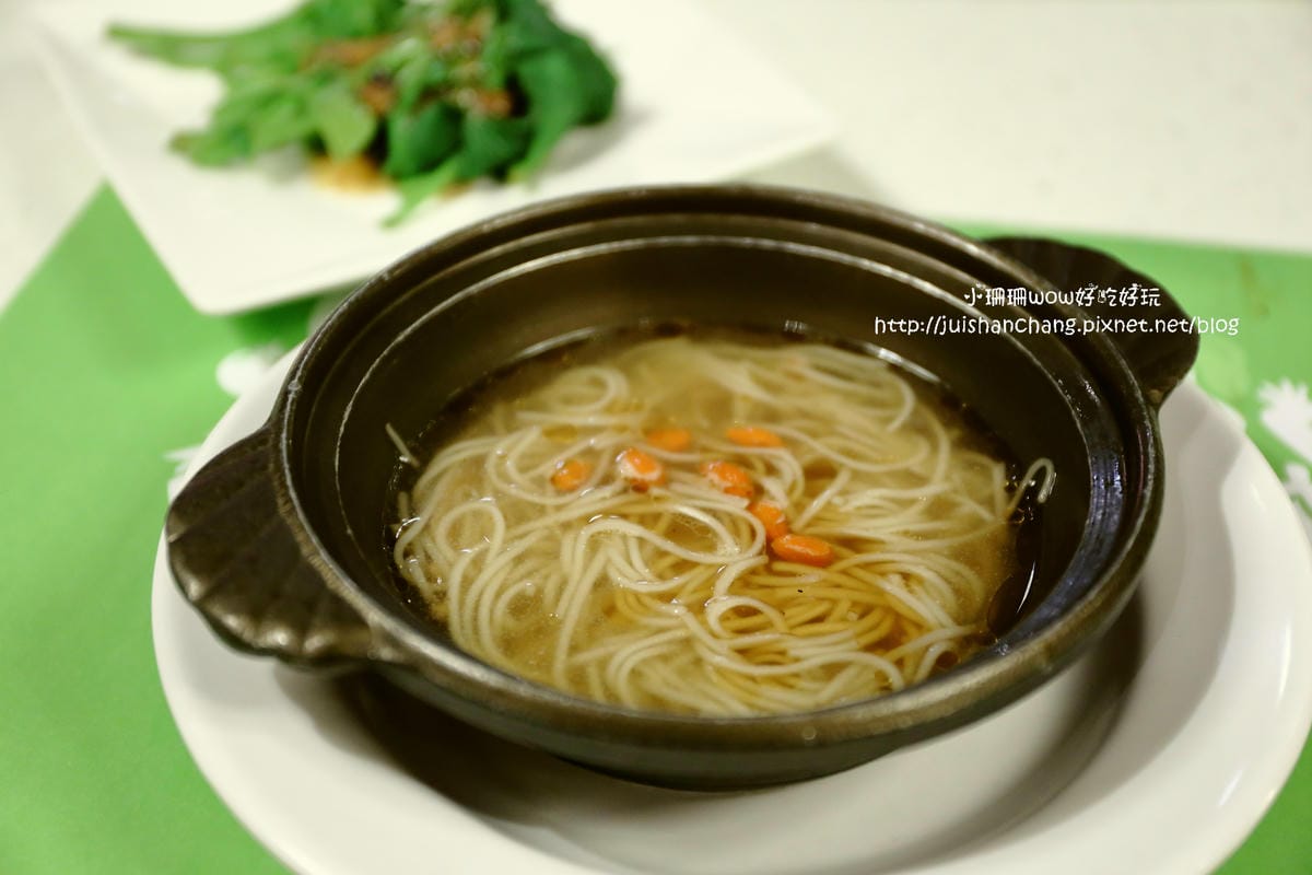 【食║台北】果然匯。蔬食宴～我的健康蔬果餐。完全顛覆印象，讓嗜肉者也心動的創意蔬食吃到飽！