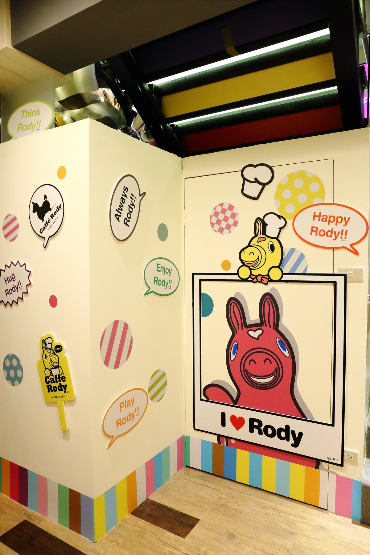 【食║台北】Caffè Rody主題餐廳～直擊！卡哇依跳跳馬Rody也要有主題餐廳囉，地點就在台北東區！（已歇業）　