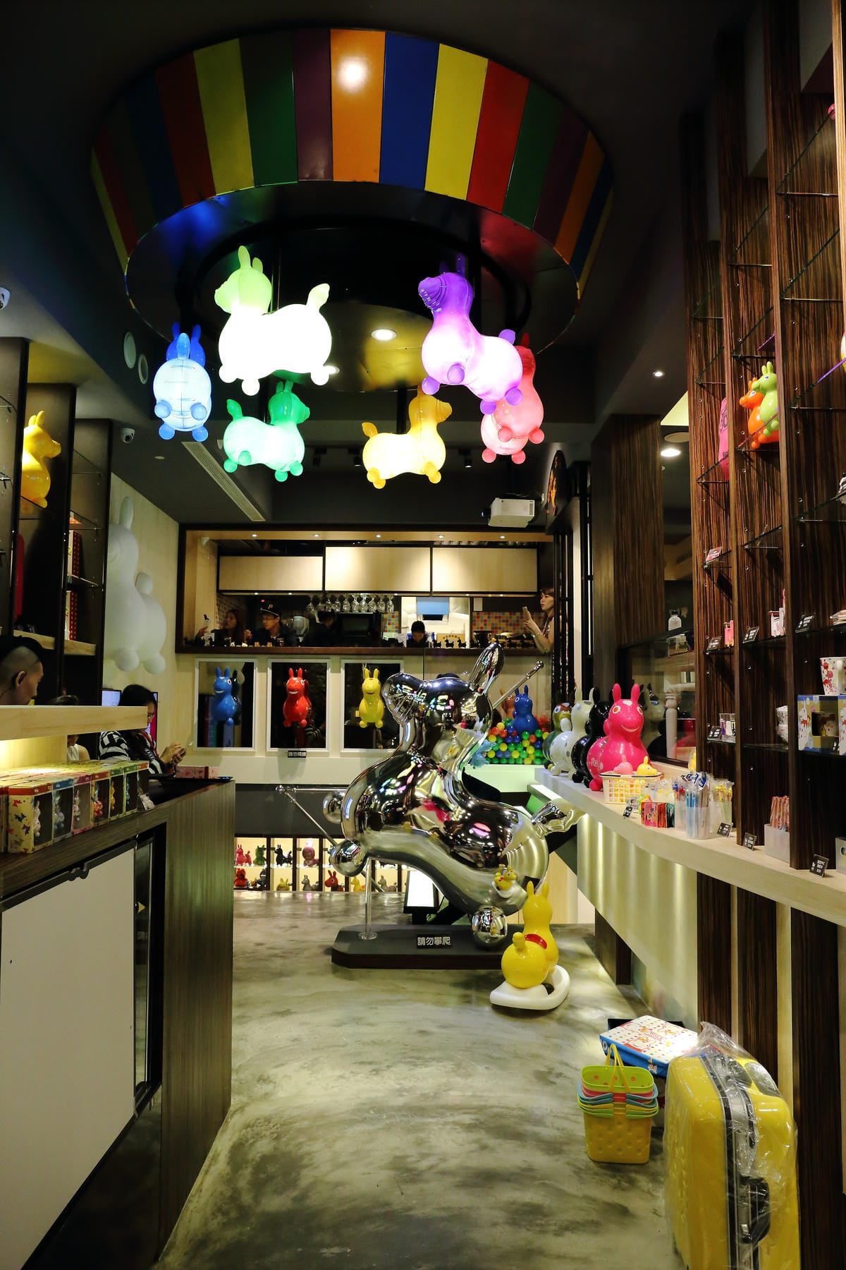 【食║台北】Caffè Rody主題餐廳～直擊！卡哇依跳跳馬Rody也要有主題餐廳囉，地點就在台北東區！（已歇業）　