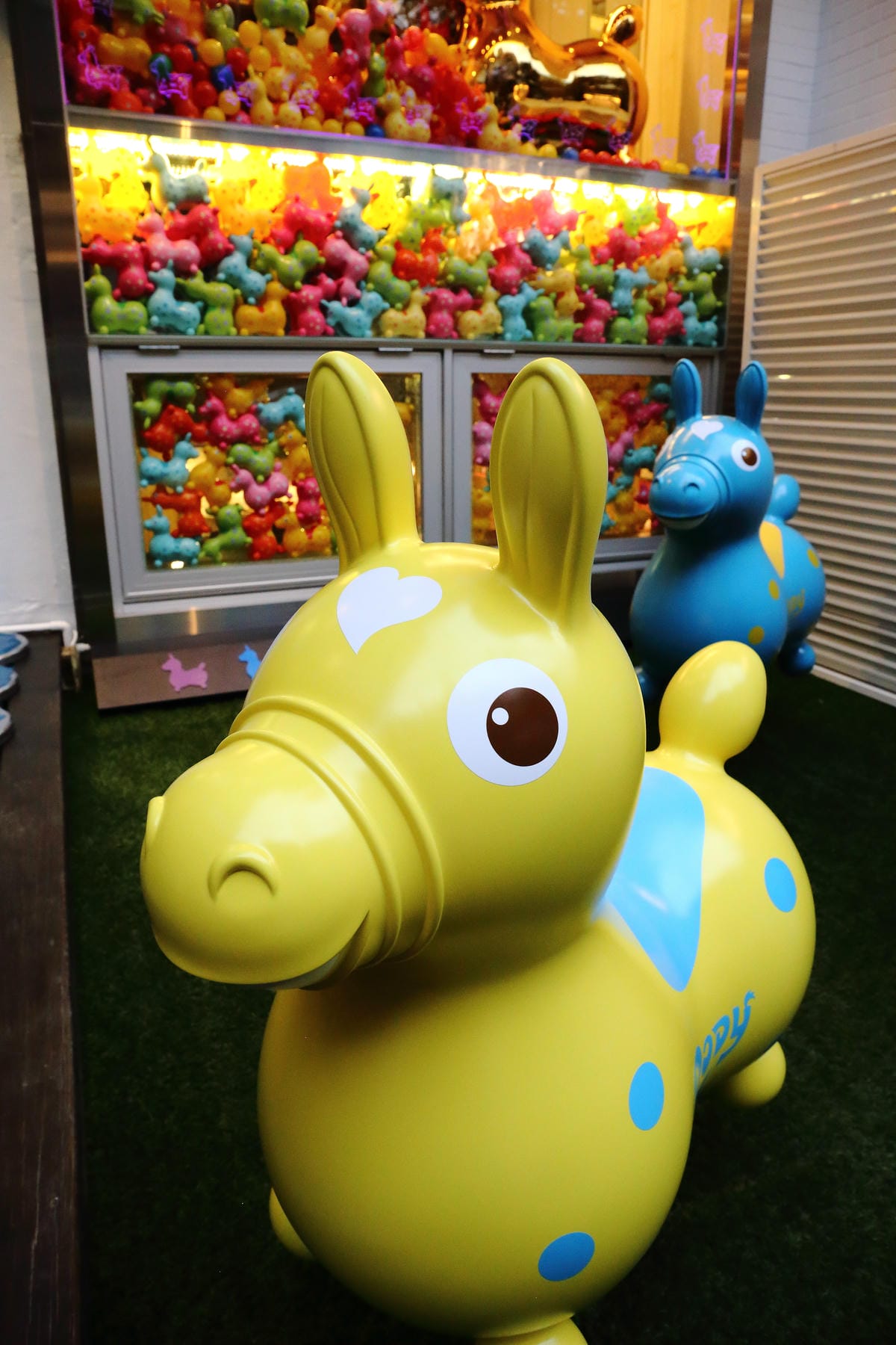 【食║台北】Caffè Rody主題餐廳～直擊！卡哇依跳跳馬Rody也要有主題餐廳囉，地點就在台北東區！（已歇業）　