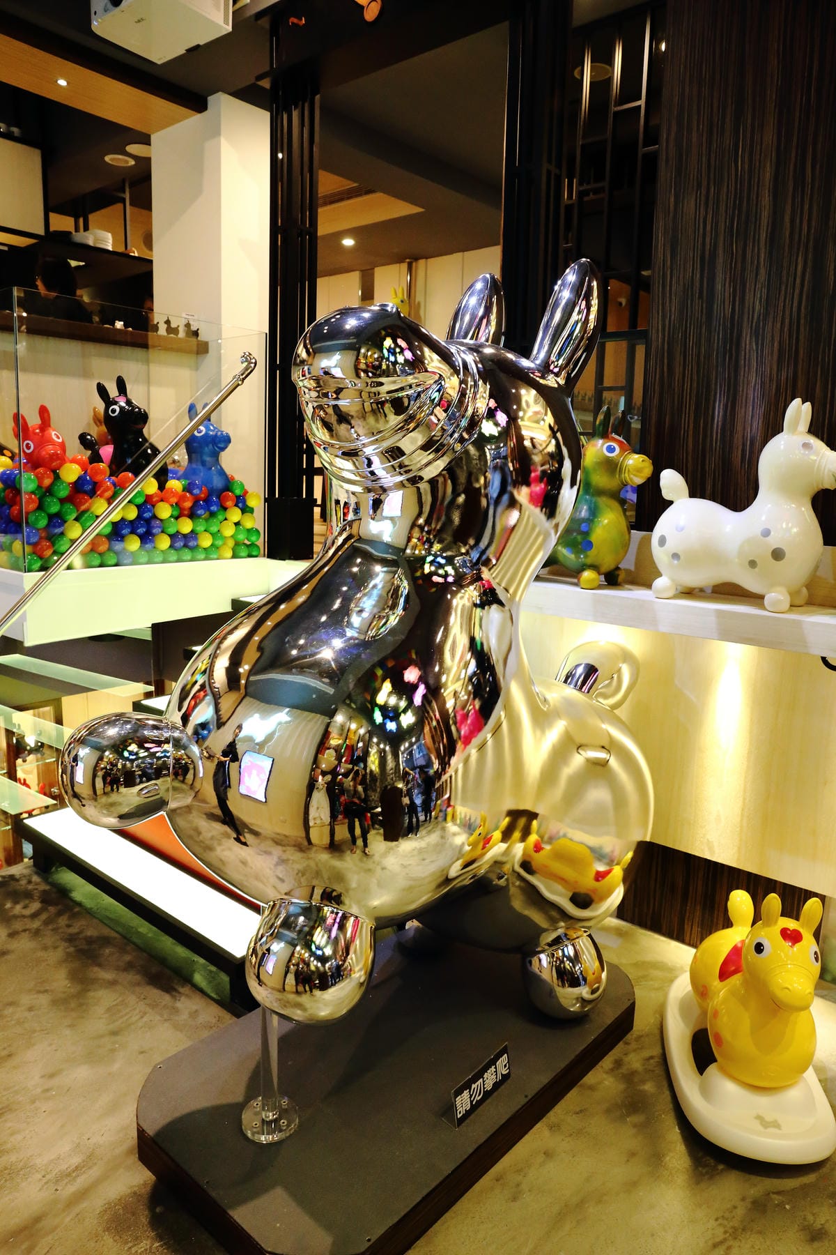 【食║台北】Caffè Rody主題餐廳～直擊！卡哇依跳跳馬Rody也要有主題餐廳囉，地點就在台北東區！（已歇業）　