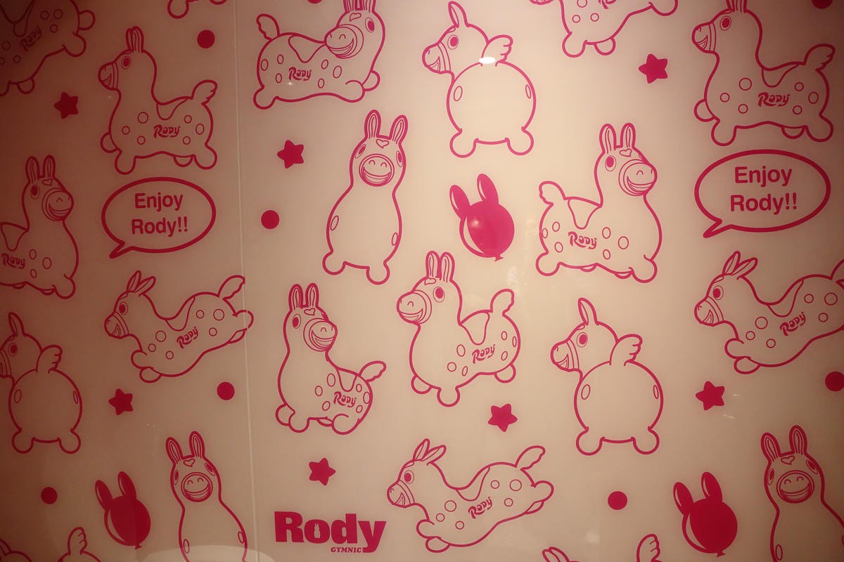 【食║台北】Caffè Rody主題餐廳～直擊！卡哇依跳跳馬Rody也要有主題餐廳囉，地點就在台北東區！（已歇業）　