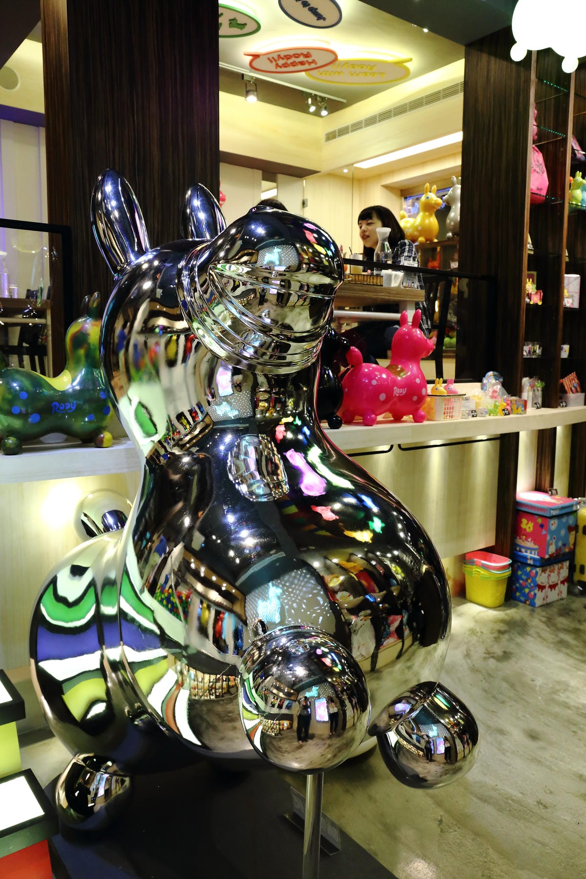 【食║台北】Caffè Rody主題餐廳～直擊！卡哇依跳跳馬Rody也要有主題餐廳囉，地點就在台北東區！（已歇業）　