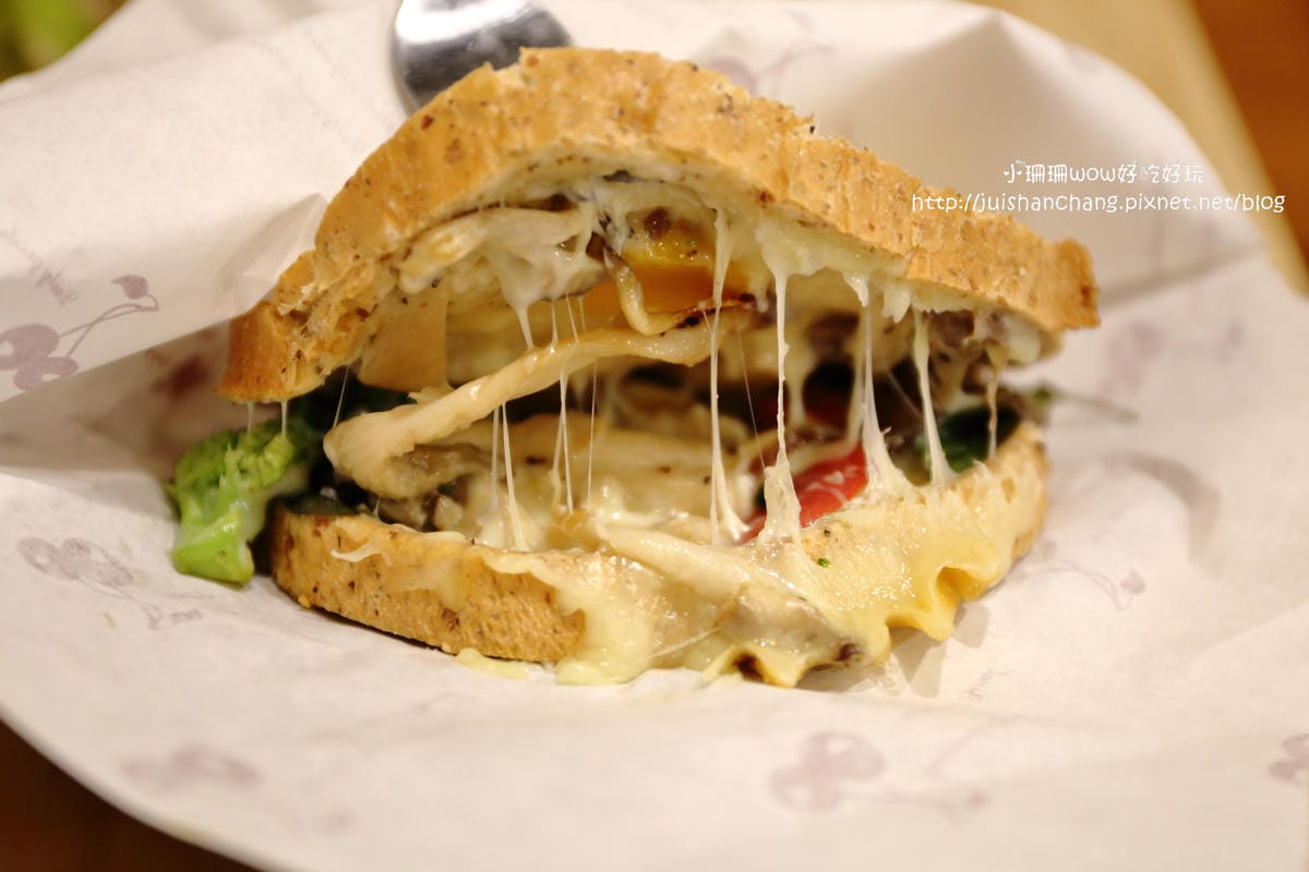 【食║台北】沒事『早事』坐～中山區早餐。味蕾有所值，吃蛋吧！