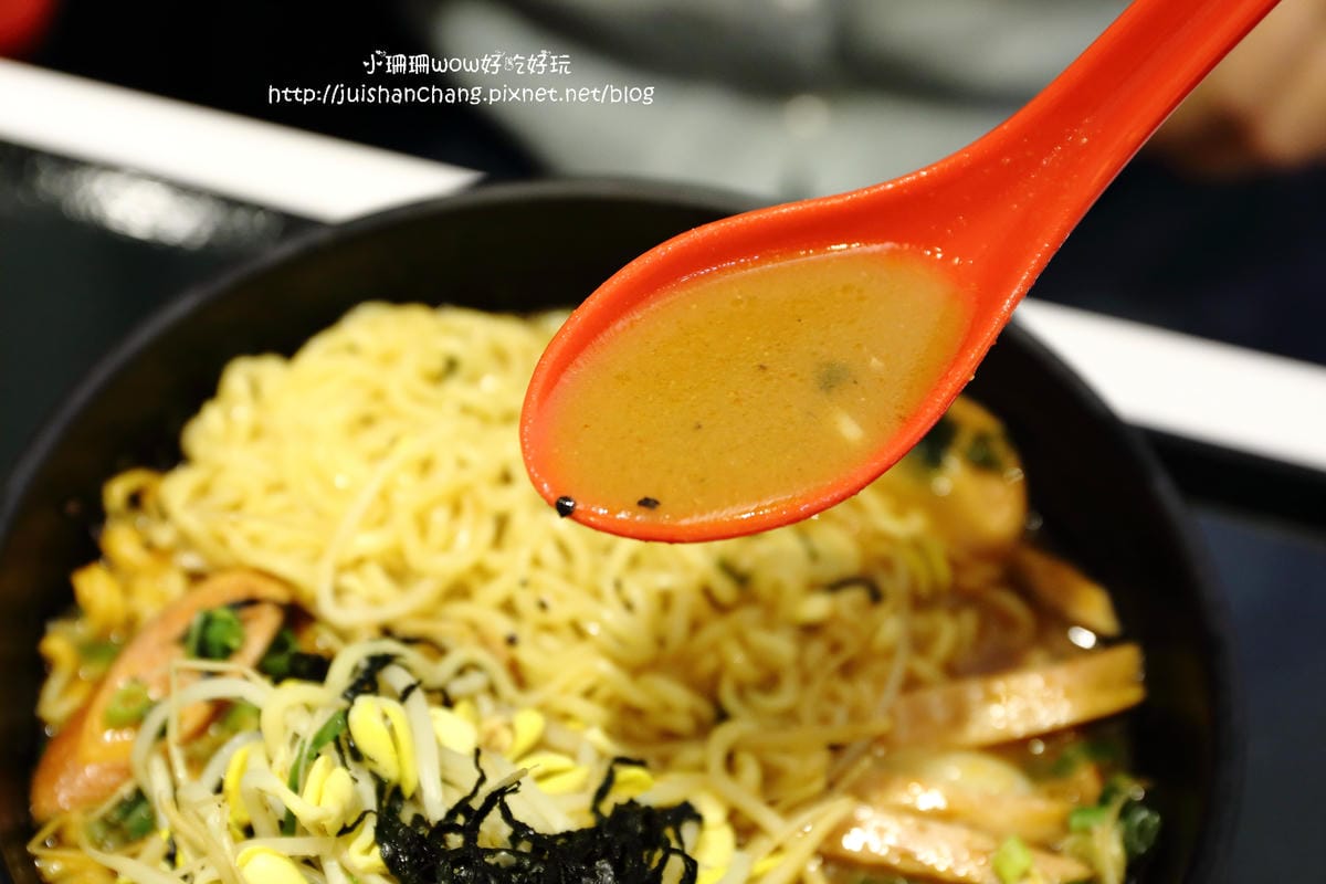 【食║台北】Teumsae 縫隙拉麵～韓國不是只有烤肉，超人氣拉麵來嘍！（已歇業）　
