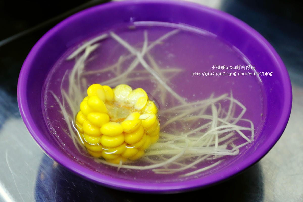 【食。台北】台灣美食。古早烏醋麵～五星級什錦麵，金金看，好好呷！這不分享太對不起大家了！(已歇業)