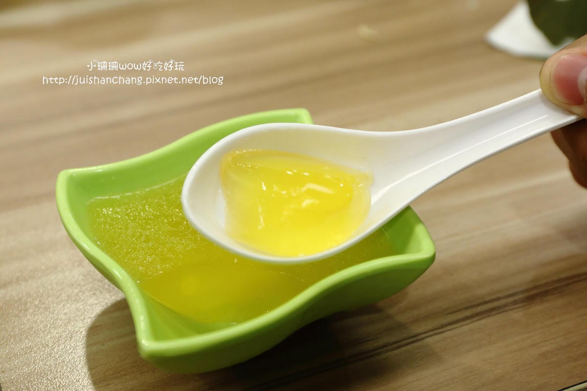 【食║板橋】幸福日式小火鍋～新埔站火鍋。黑嚕嚕的墨魚鍋底好特別！（已歇業）　