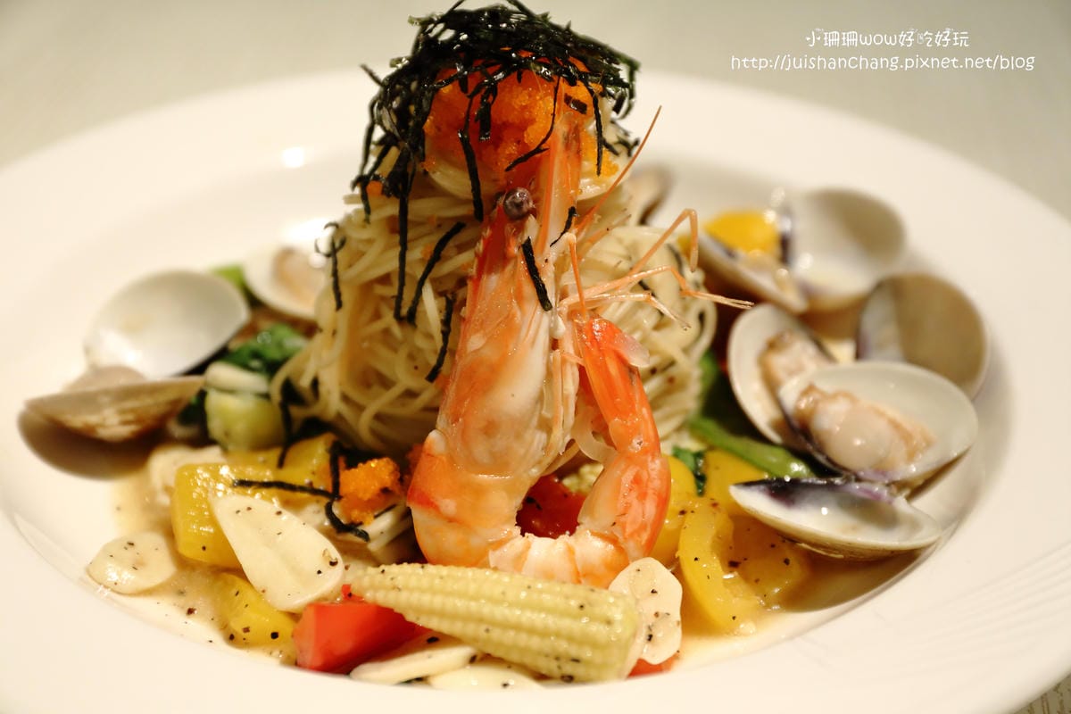 【食║台北】HERDOR Tea House 忠孝店～甜點界超夢幻逸品-蛋糕棒棒糖。女孩約會最愛下午茶