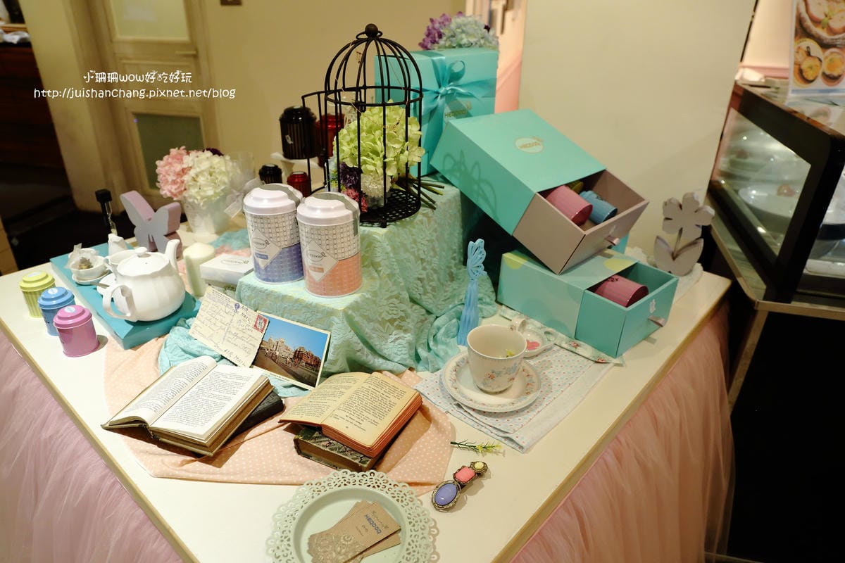 【食║台北】HERDOR Tea House 忠孝店～甜點界超夢幻逸品-蛋糕棒棒糖。女孩約會最愛下午茶