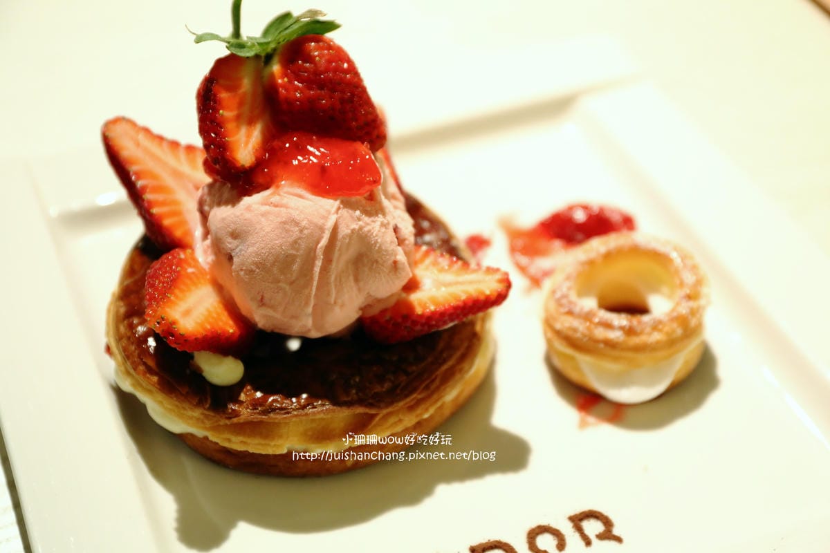 【食║台北】HERDOR Tea House 忠孝店～甜點界超夢幻逸品-蛋糕棒棒糖。女孩約會最愛下午茶