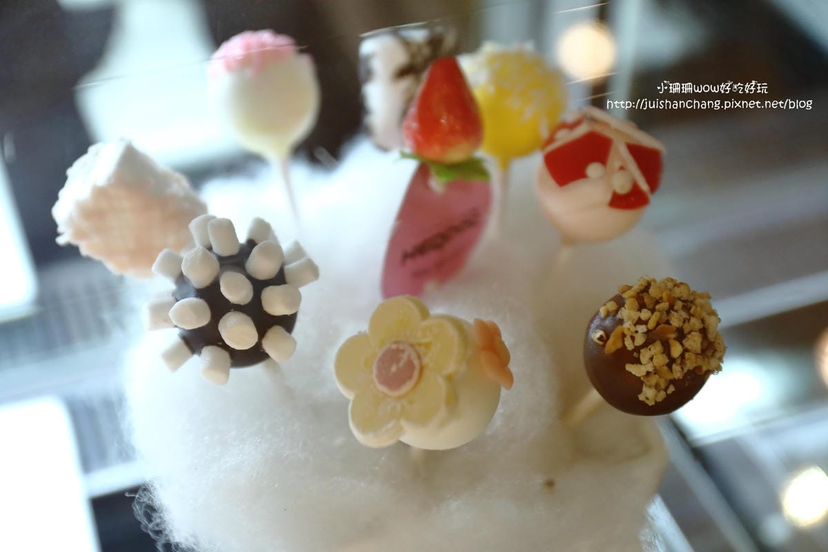 【食║台北】HERDOR Tea House 忠孝店～甜點界超夢幻逸品-蛋糕棒棒糖。女孩約會最愛下午茶