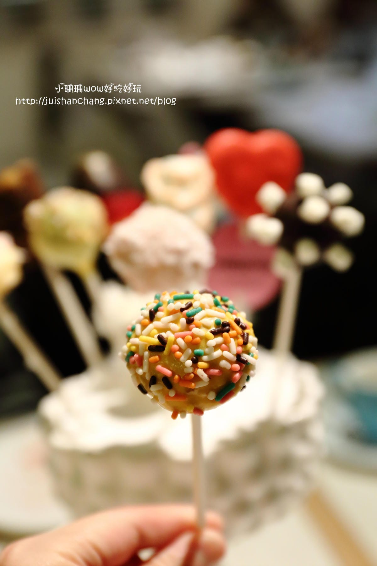 【食║台北】HERDOR Tea House 忠孝店～甜點界超夢幻逸品-蛋糕棒棒糖。女孩約會最愛下午茶