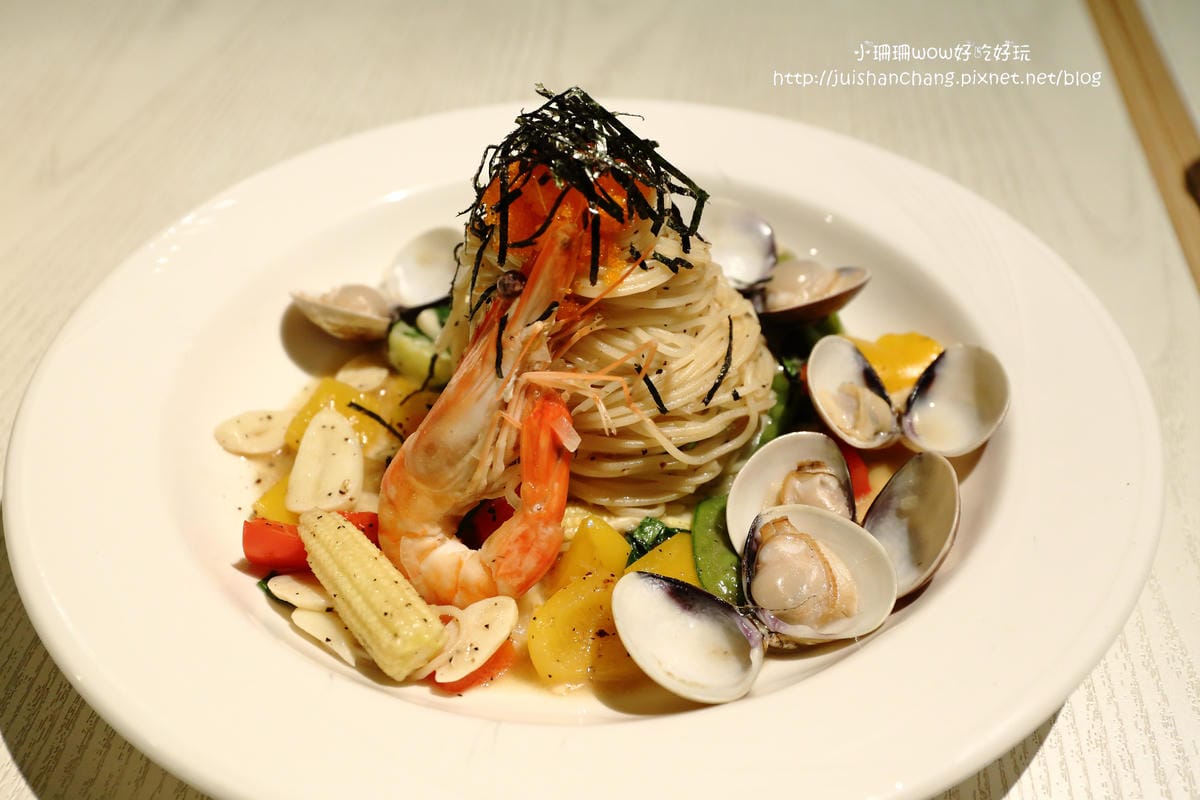 【食║台北】HERDOR Tea House 忠孝店～甜點界超夢幻逸品-蛋糕棒棒糖。女孩約會最愛下午茶