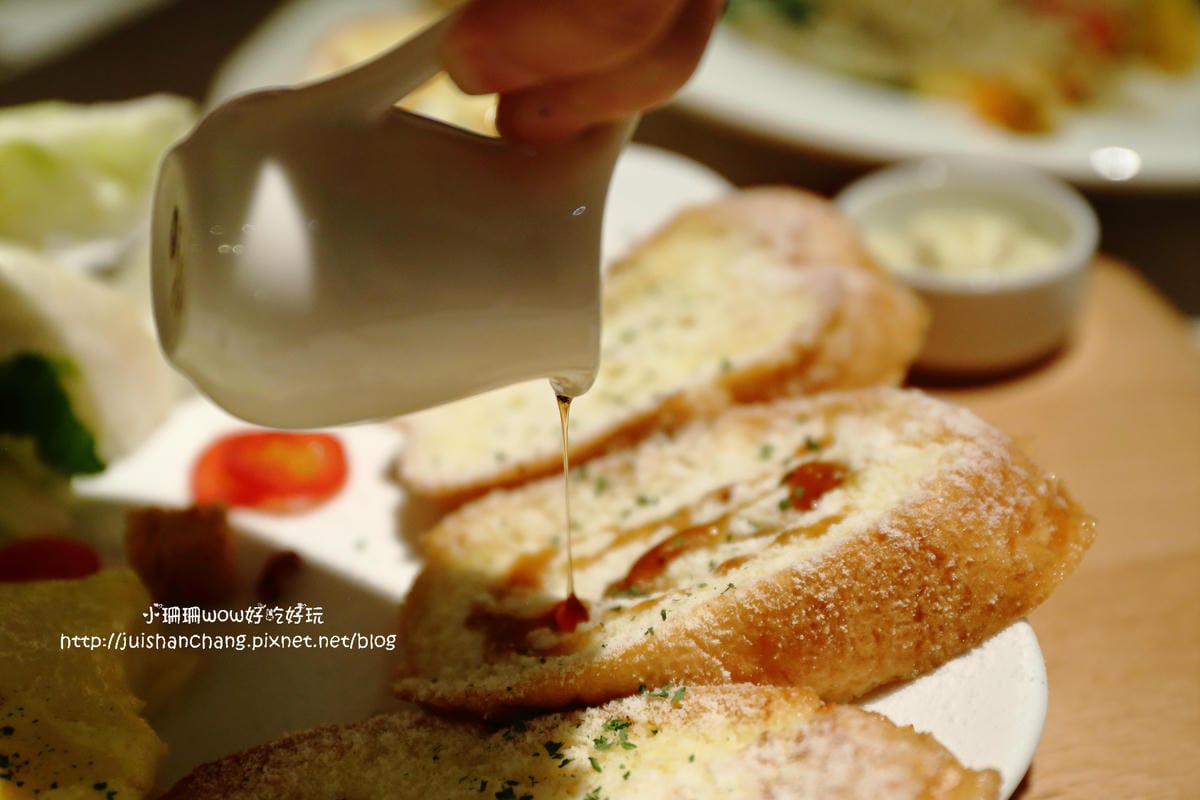 【食║台北】HERDOR Tea House 忠孝店～甜點界超夢幻逸品-蛋糕棒棒糖。女孩約會最愛下午茶