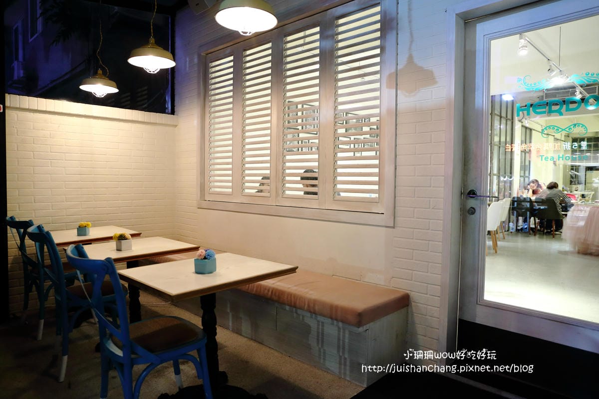 【食║台北】HERDOR Tea House 忠孝店～甜點界超夢幻逸品-蛋糕棒棒糖。女孩約會最愛下午茶