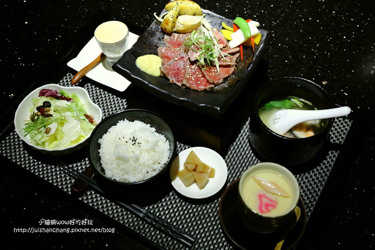 【食║台北】鼎膾。北海道毛蟹專賣店～我發誓，只要388的商業午餐就可以吃到澳洲和牛朴葉燒，霸氣食！