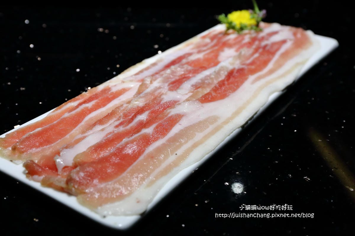 【食║台北】鼎膾。北海道毛蟹專賣店～我發誓，只要388的商業午餐就可以吃到澳洲和牛朴葉燒，霸氣食！