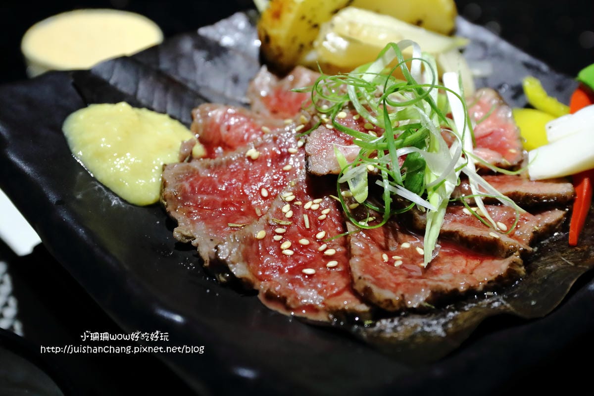 【食║台北】鼎膾。北海道毛蟹專賣店～我發誓，只要388的商業午餐就可以吃到澳洲和牛朴葉燒，霸氣食！