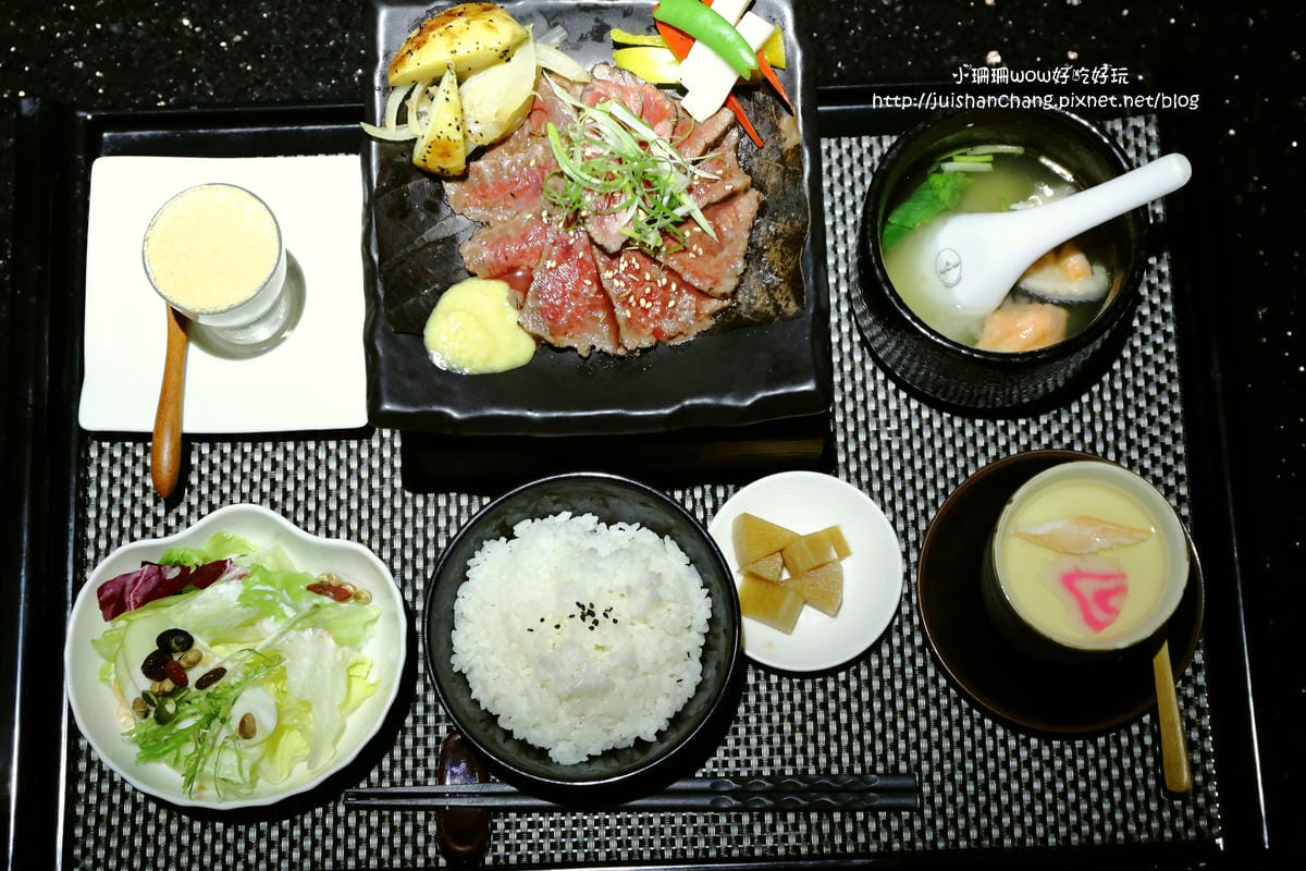 【食║台北】鼎膾。北海道毛蟹專賣店～我發誓，只要388的商業午餐就可以吃到澳洲和牛朴葉燒，霸氣食！