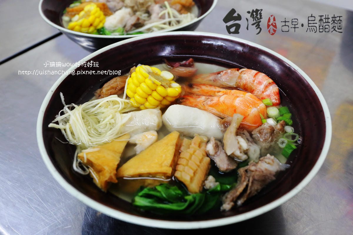 【食║永和】我♥樂華夜市～陪我一起長大的樂華夜市，從巷頭吃到巷尾，不只有台灣最美味的小吃更有永和當地人文風情！