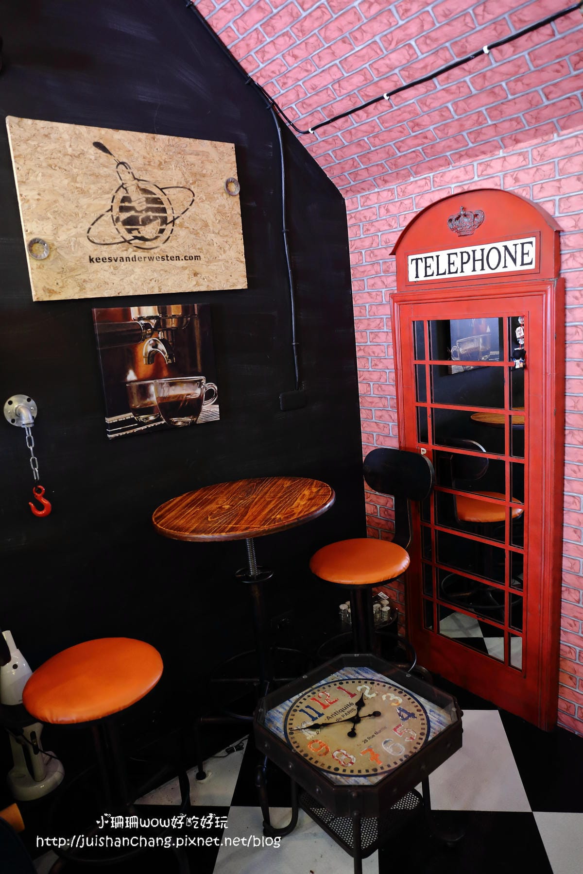 【食║台中】Love . x . Peace Café～超萌系甜點。夢幻馬卡龍大變身，相遇在美國百老匯？！　