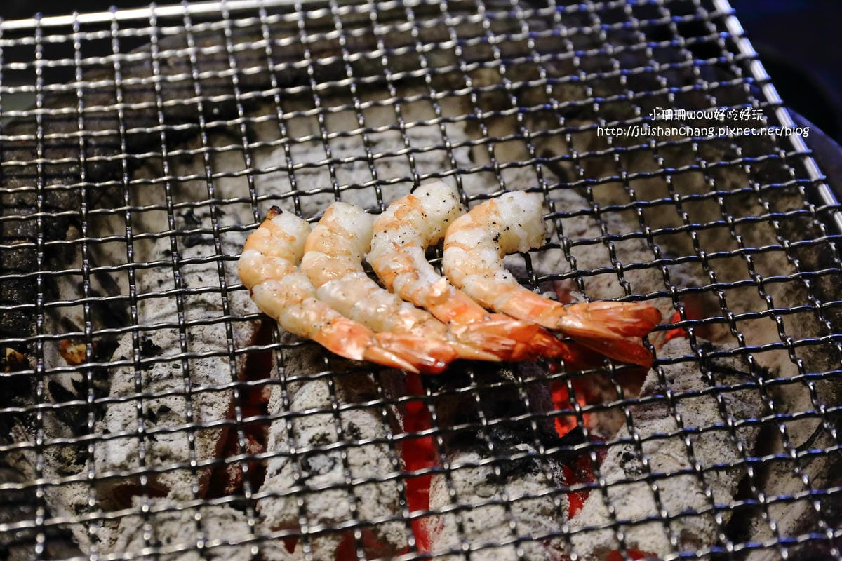 【食║中永和】燒惑日式炭火燒肉店～燒肉吃到飽，CP值超高！升級再免費招待一份產地直送巨無霸泰國蝦！