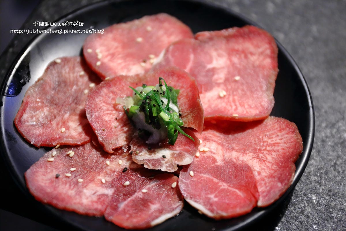 【食║中永和】燒惑日式炭火燒肉店～燒肉吃到飽，CP值超高！升級再免費招待一份產地直送巨無霸泰國蝦！