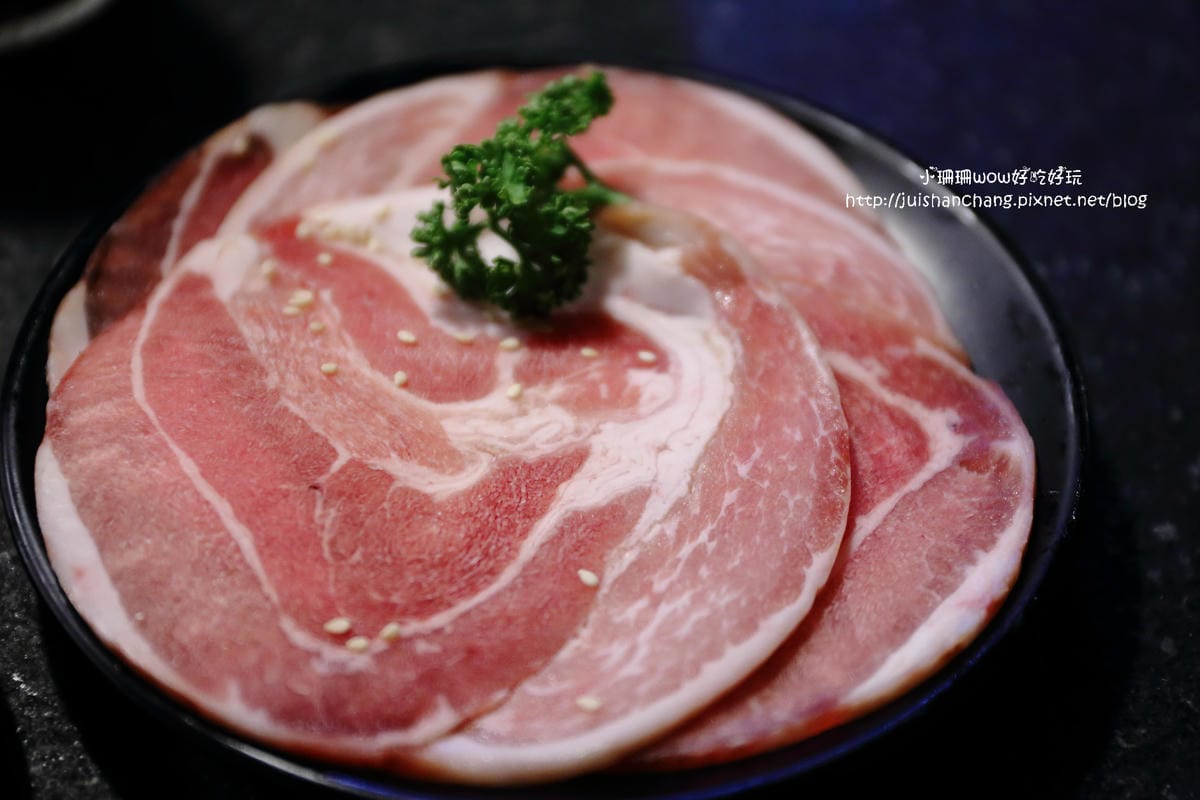 【食║中永和】燒惑日式炭火燒肉店～燒肉吃到飽，CP值超高！升級再免費招待一份產地直送巨無霸泰國蝦！